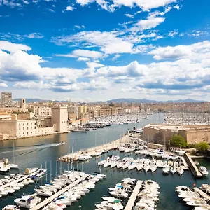 5* מלון Sofitel Vieux-port